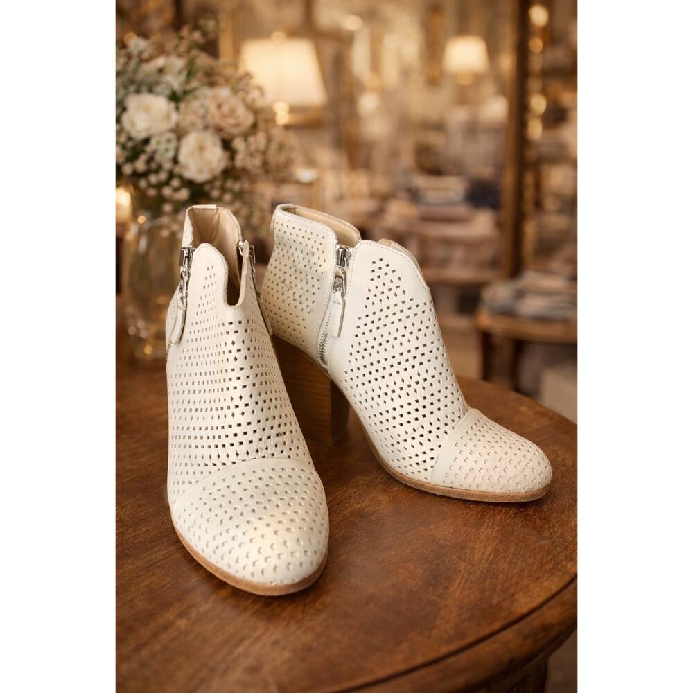 Rag & Bone Margot Off White Perforated Leather Ankle Boots 38.5 (8 - 8.5) Zip